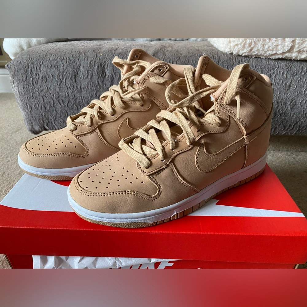 Nikes!! - Picture 3 of 3